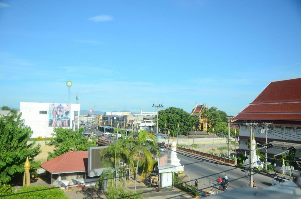 Chinawat Hotel Sukhothai Exterior photo